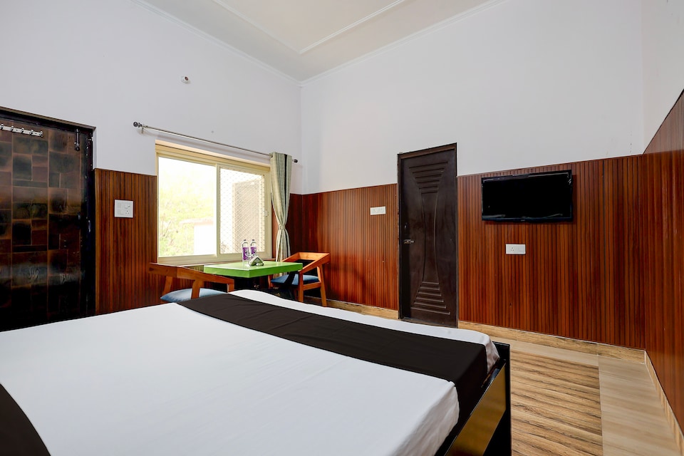 SPOT ON The Patharkot Cafe & Cottage, Tikonia Haldwani, Haldwani