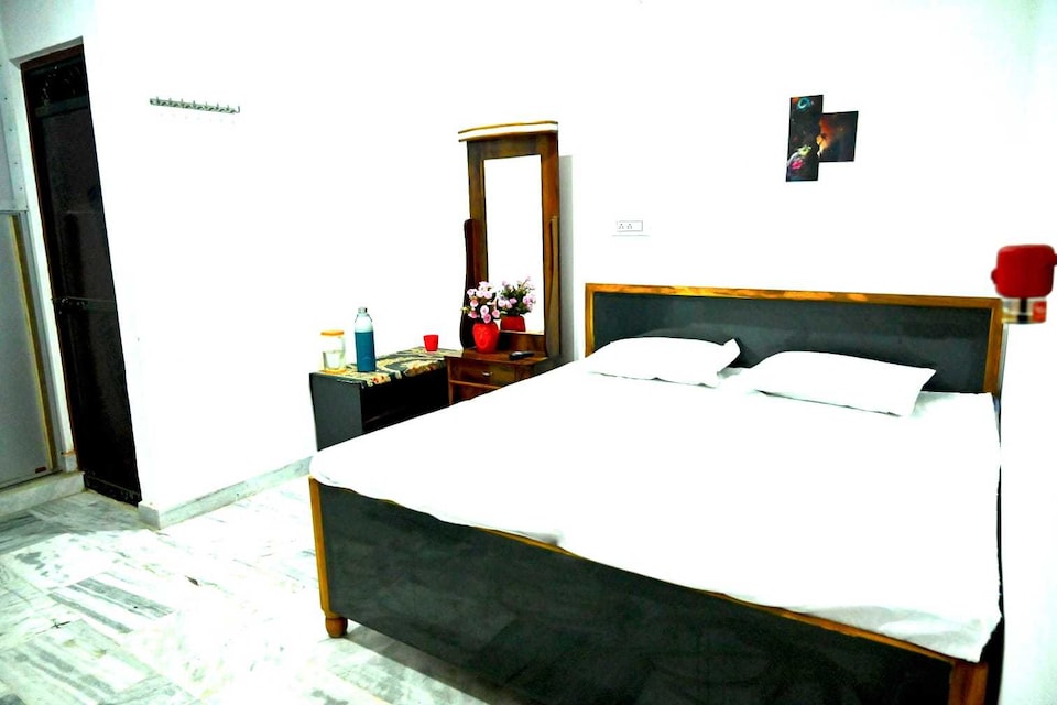 Hotel O Uma Home Stay , Cantonment, Varanasi