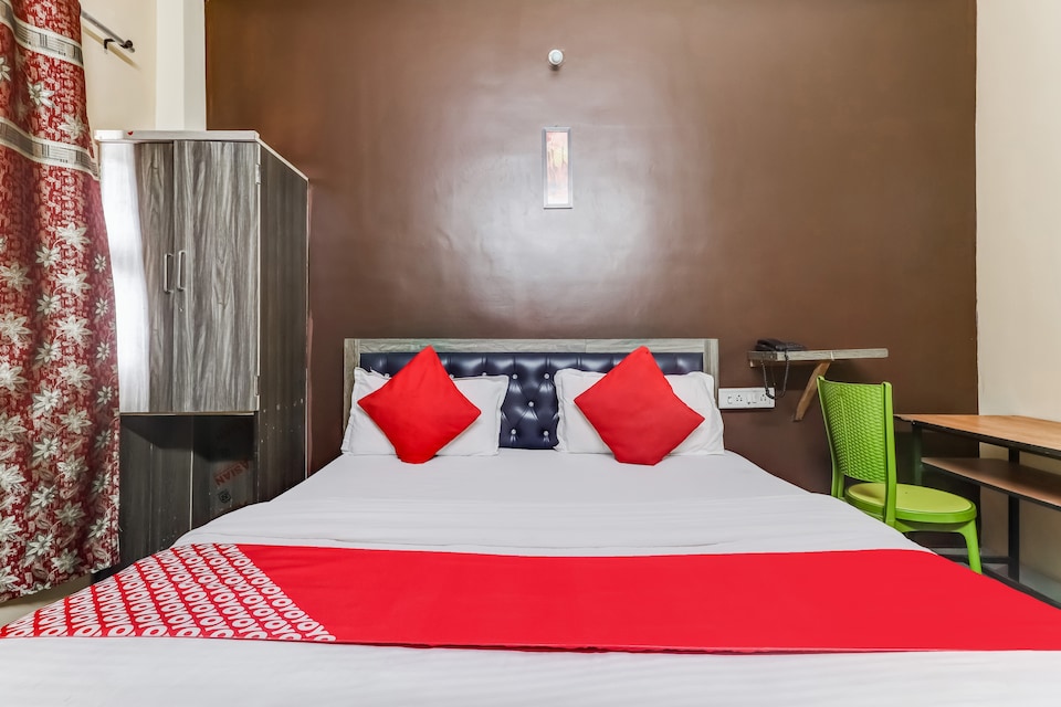 OYO Flagship 14294 De Rest, Lalpur, Ranchi