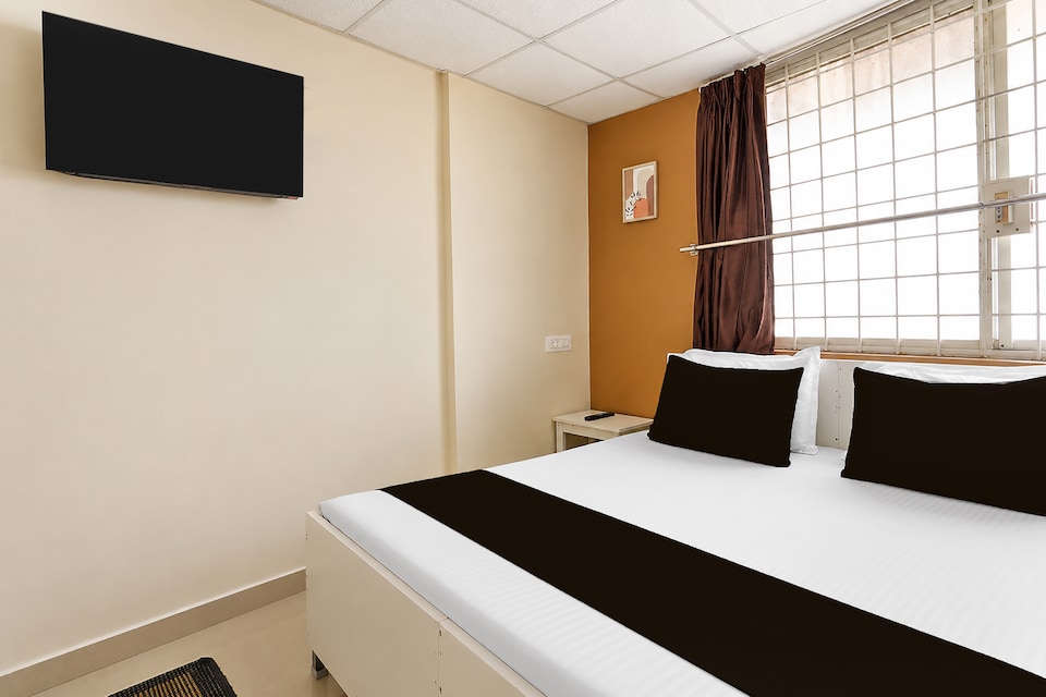 Spot ON Leo Stays Rooms, Koramangala Forum Mall, Bangalore