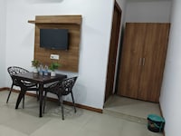 Hotel O Millions 24*7