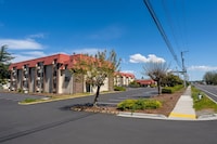 Tacoma Port Inn Fife I-5