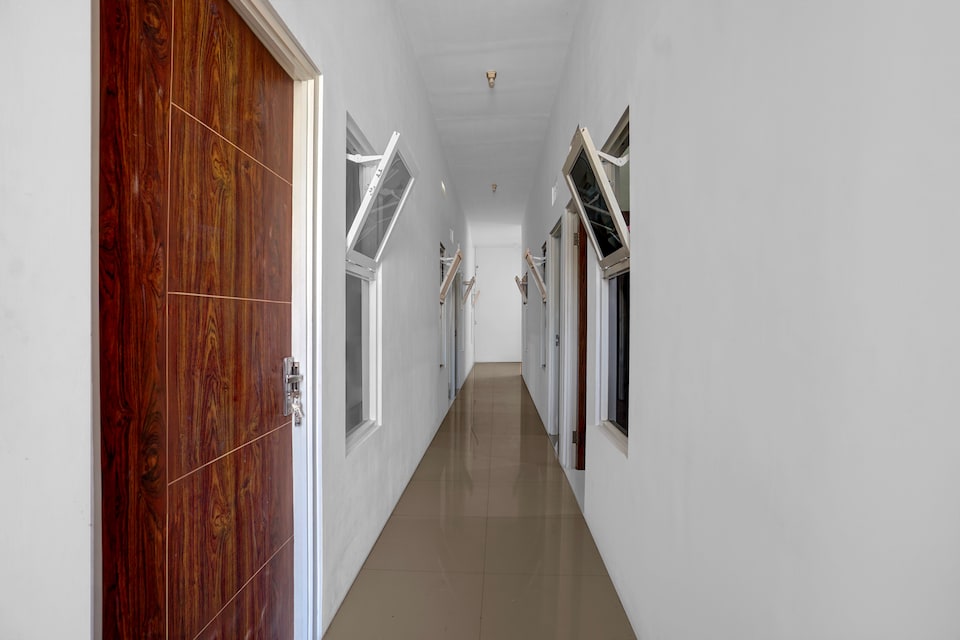 Dancenter Singgah Sini Homestay Syariah, Malang Kota, Malang