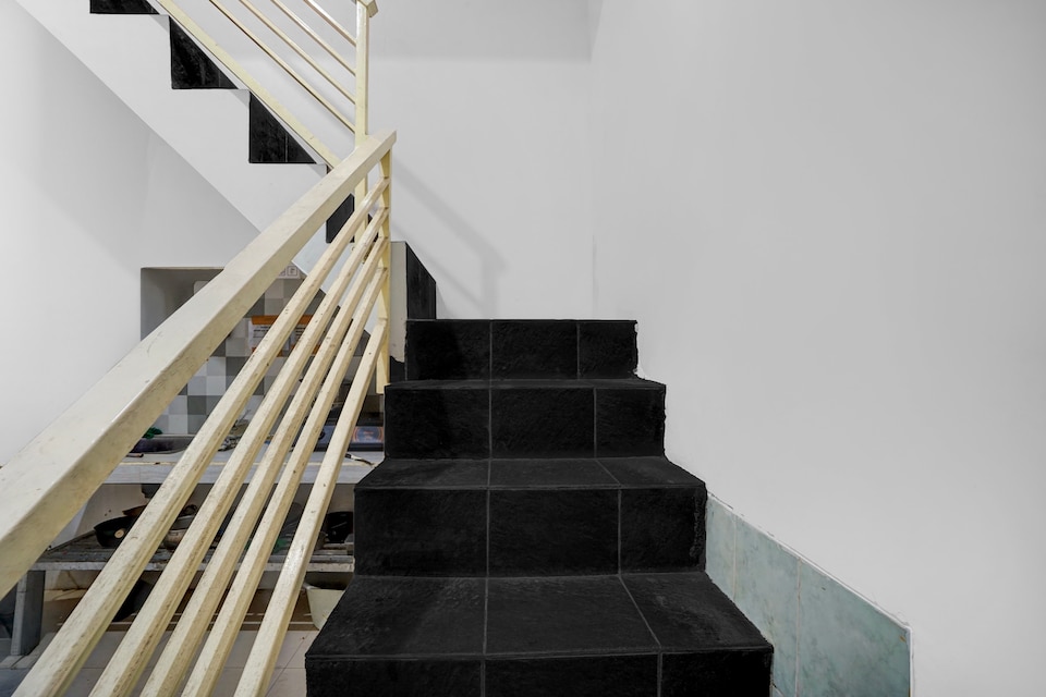 Dancenter Singgah Sini Homestay Syariah, Malang Kota, Malang