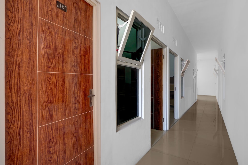 Dancenter Singgah Sini Homestay Syariah, Malang Kota, Malang