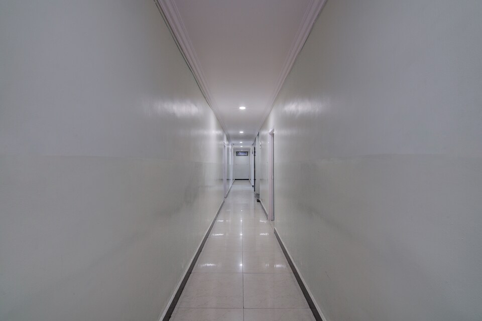 SPOT ON 14323 Anupama Hotel, Transit Vizag, Visakhapatnam