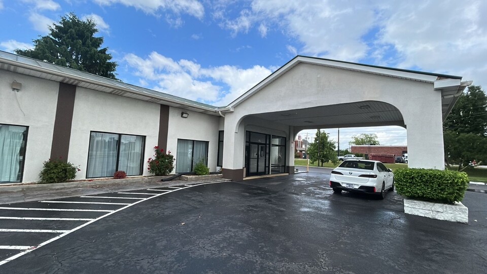 Travel Inn Lebanon Nashville Near I-40, C37087, Lebanon TN
