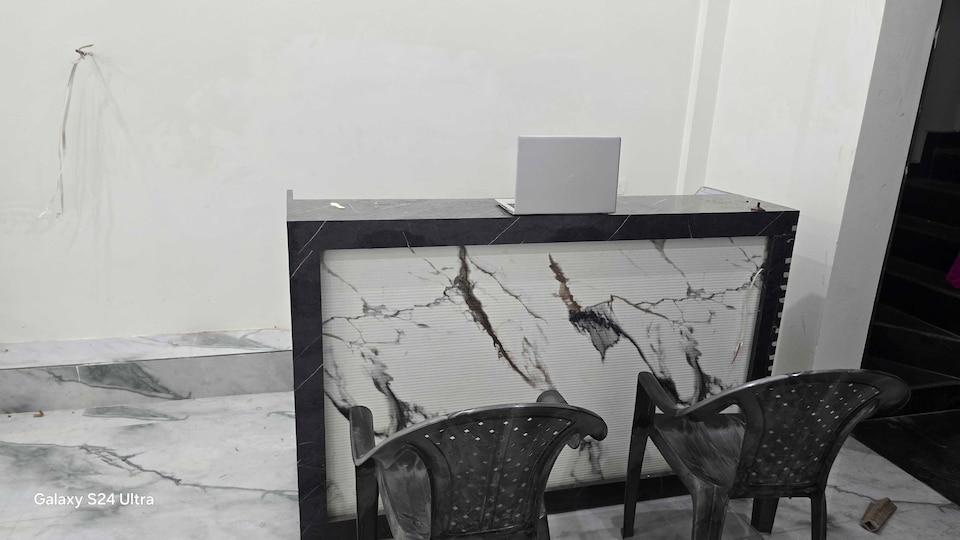 Hotel O orchid, Chowk Allahabad, Prayagraj