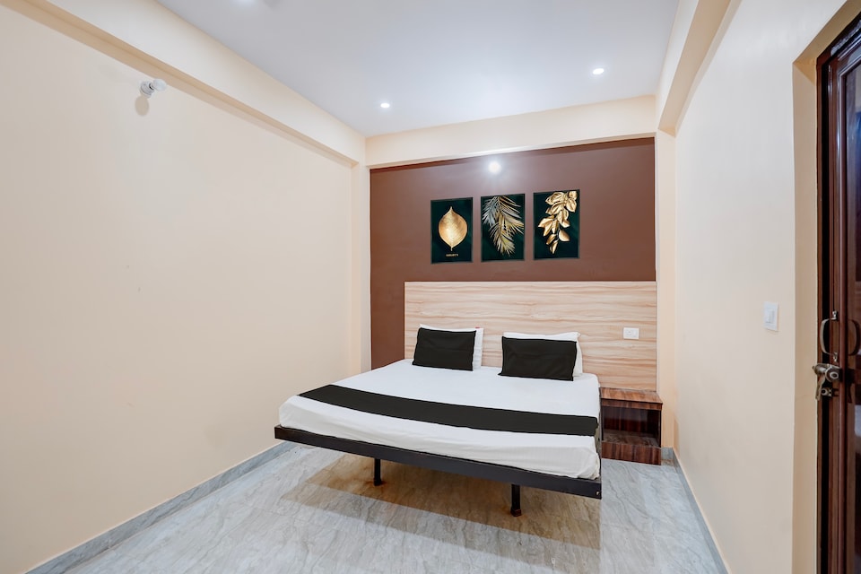 Hotel O orchid, Chowk Allahabad, Prayagraj
