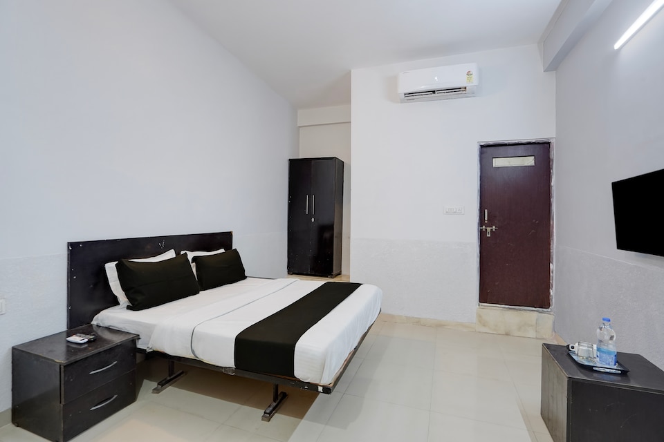 SPOT ON Hotel Regal Aura Inn Indore, Vijay Nagar Indore, Indore