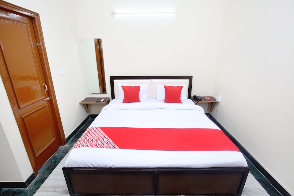 Flagship 14326 Hotel Moonlight, Mohali, Mohali