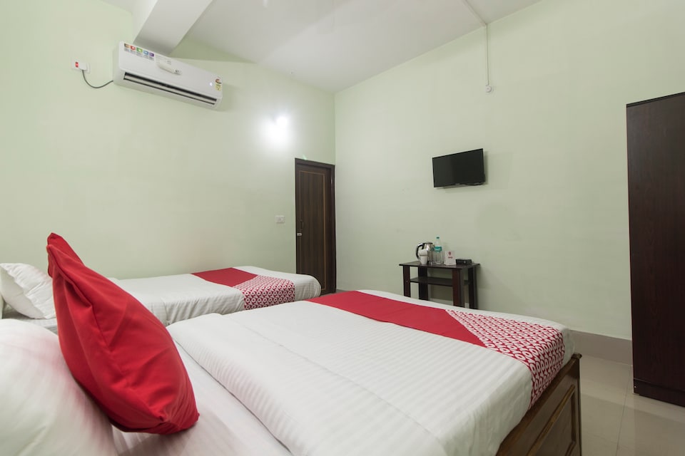OYO 14331 होटल एक्वेरियम, Bagdogra Airport Siliguri, Siliguri