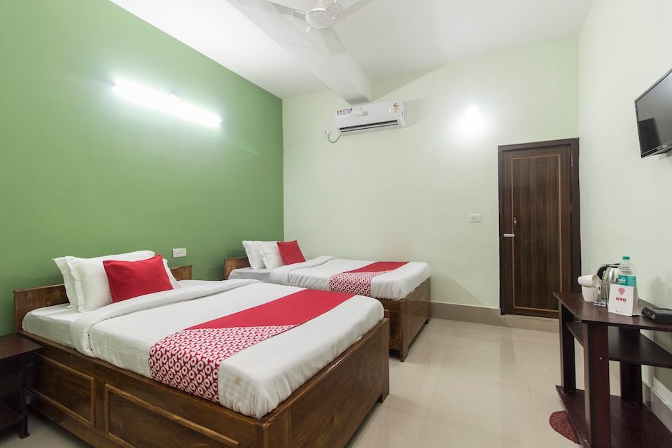 OYO 14331 होटल एक्वेरियम, Bagdogra Airport Siliguri, Siliguri