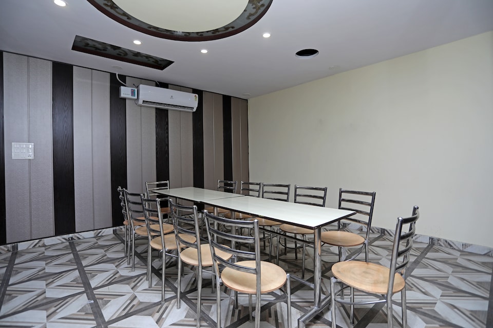 Super Hotel O Raj Palace, Meerut, Meerut