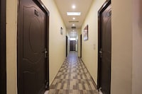 Super Hotel O Raj Palace