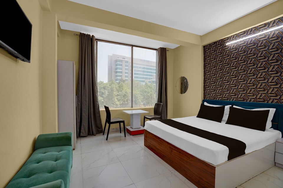 Hotel O La Belle, Noida City, Noida