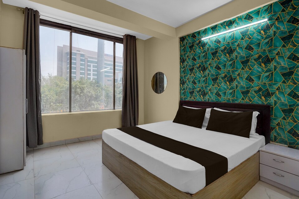 Hotel O La Belle, Noida City, Noida