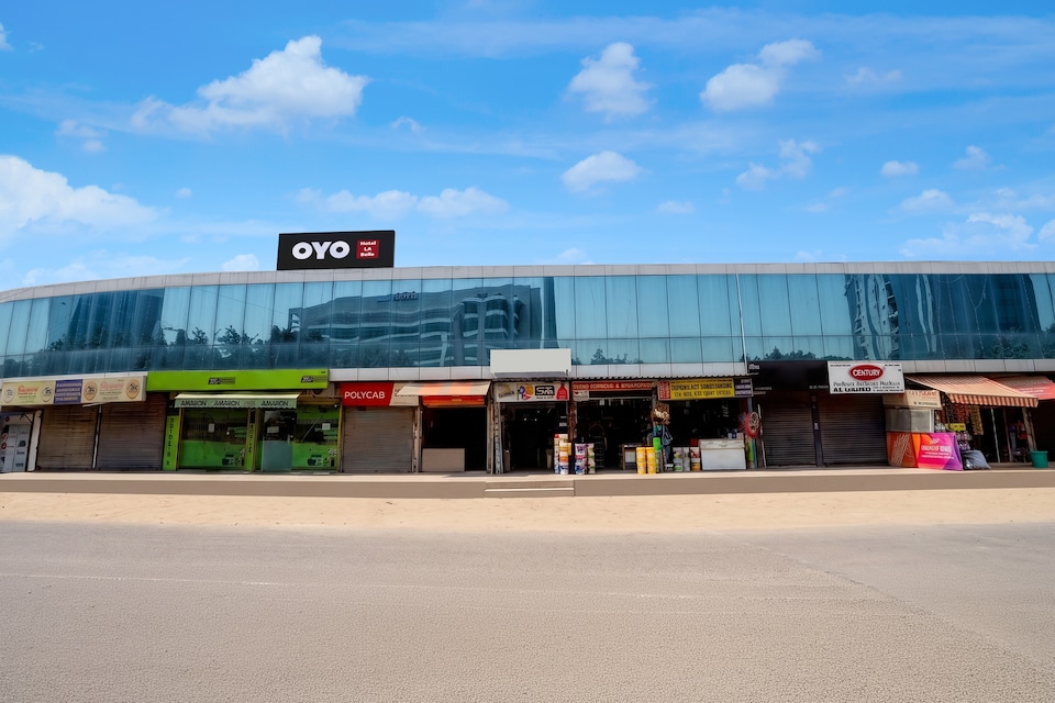 Hotel O La Belle, Noida City, Noida
