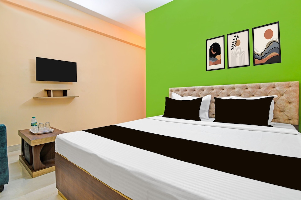 Hotel O Grand , Howrah Kolkata, Kolkata
