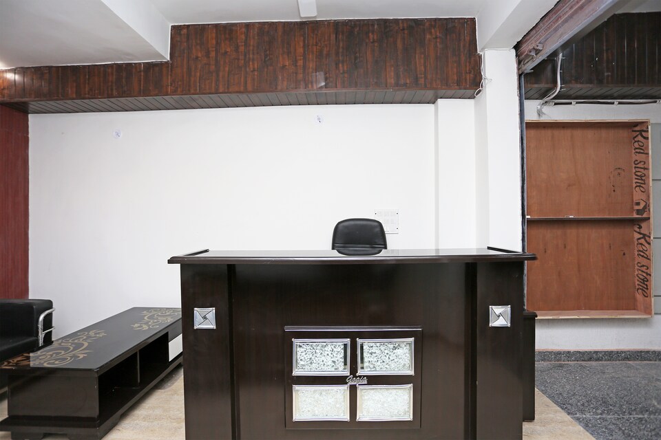 OYO 14337 बेहतर इच्छा रेजीडेंसी, Airport-Dwarka Delhi, दिल्ली