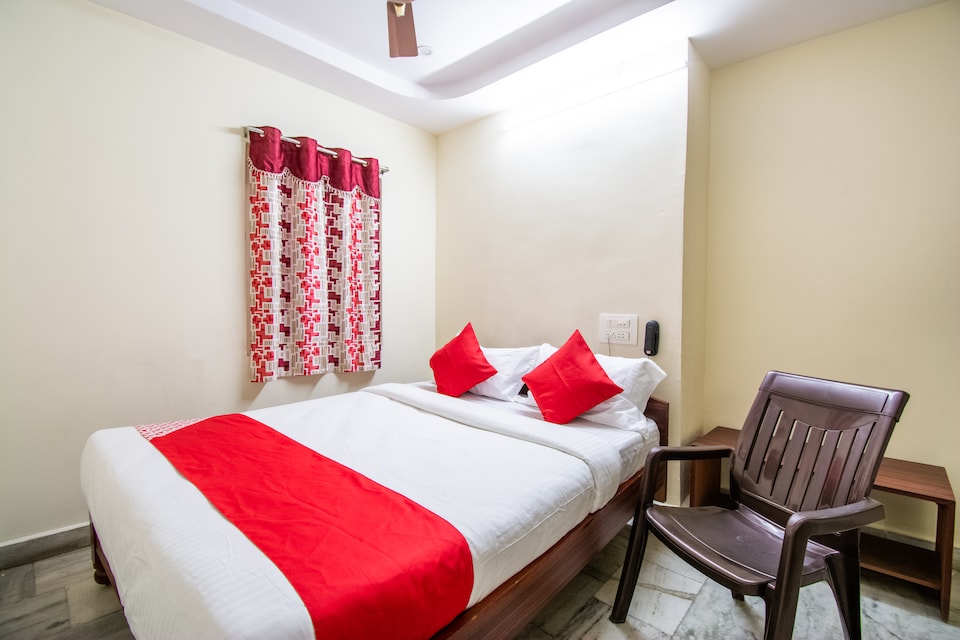 OYO 14351 Rite Komfort, Gajuwaka Visakhapatnam-II, Visakhapatnam