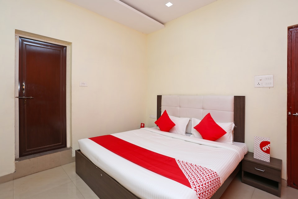 Hotel O Ambuja City Centre Mall Formerly Amar Marriage Palace, Pandri Road, Raipur