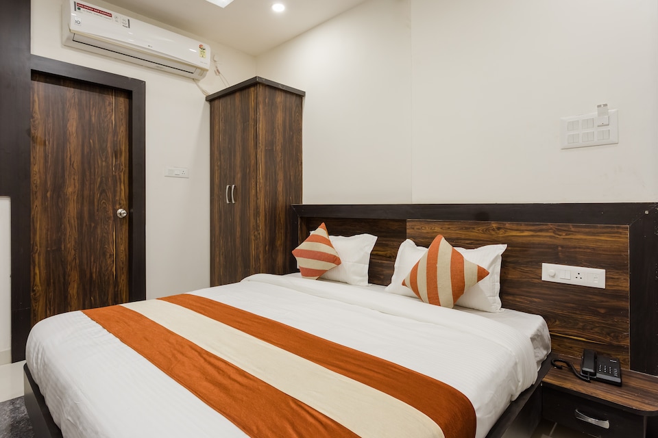 OYO 14355 Hotel Kasturi, Hoshangabad Road, Bhopal