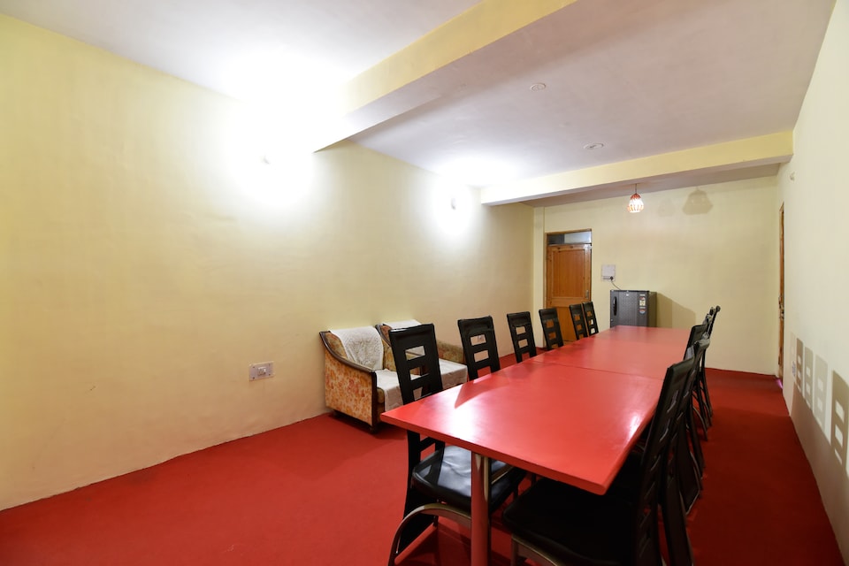 live on new code MNL1112 , Mall Road Manali, Manali