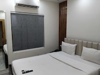 Hotel O Royal Inn