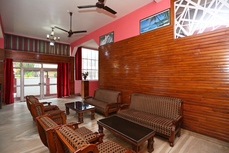 OYO Hotel Avantika, Golghar, Gorakhpur