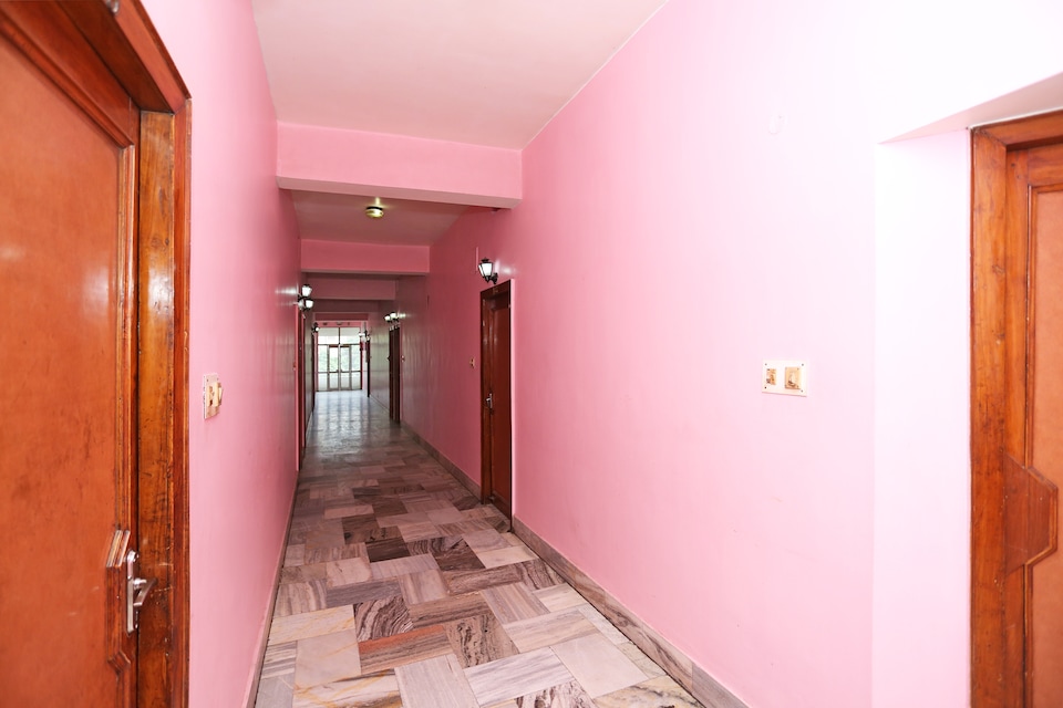 OYO Hotel Avantika, Golghar, Gorakhpur