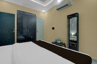 OYO 844744 Hotel Lavya Inn