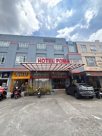 Townhouse Oak near RSUD Dr. Zainoel Abidin formerly Poma Hotel