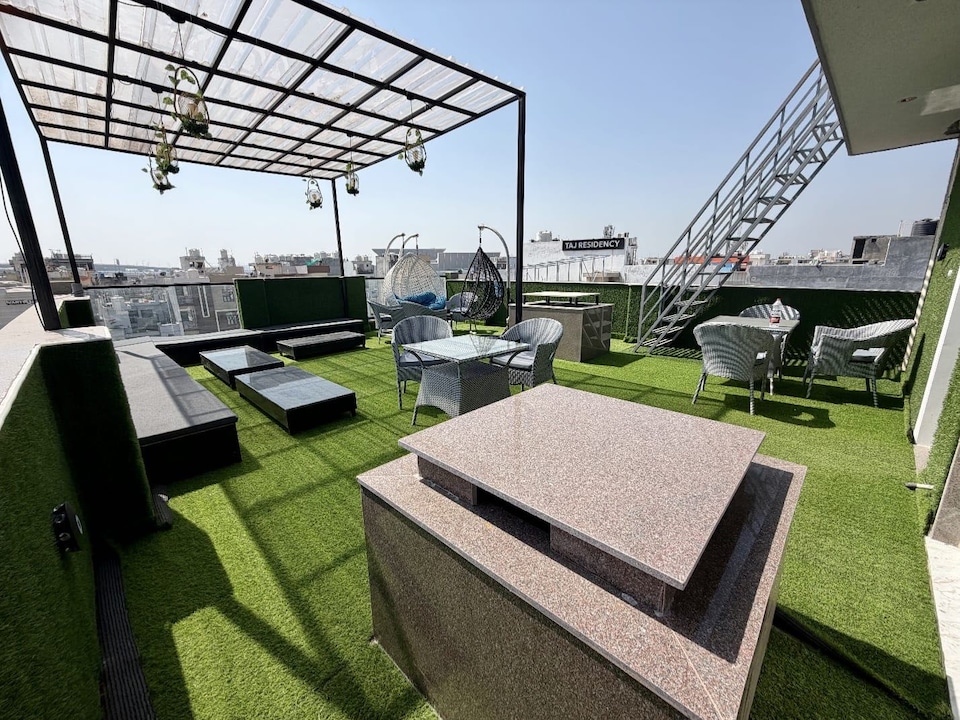 Hotel O SAROOP TOWER , Dwarka Delhi, Delhi