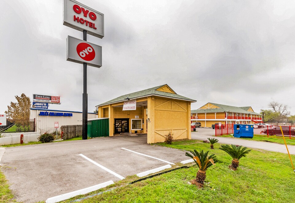 OYO Hotel San Antonio Lackland near Seaworld, C78227, San-Antonio
