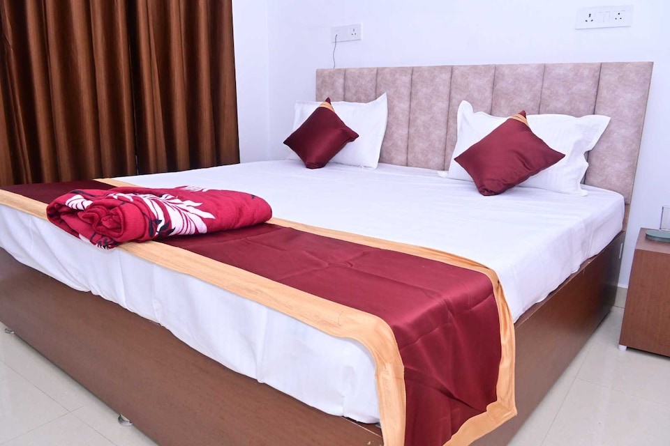 SPOT ON Sky Hotel 2, Bidhuna, Bidhuna