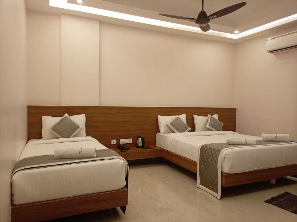 HOTEL O TERA GRAND , Tiruchanur Road Tirupati, Tirupati