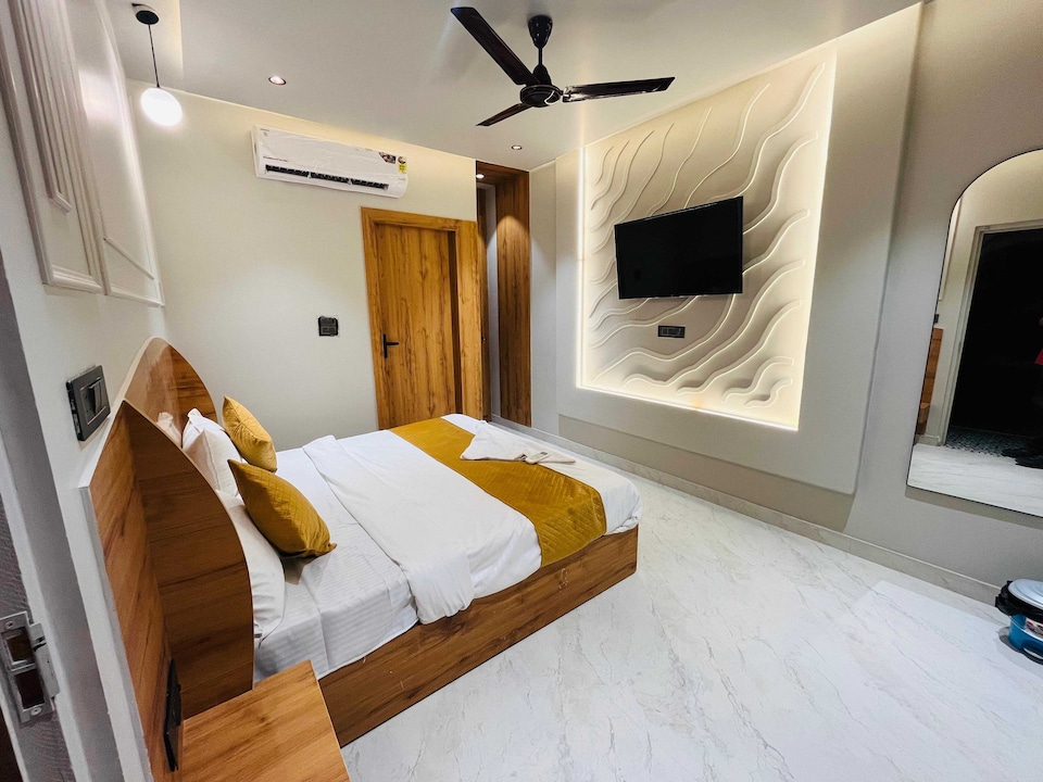 Hotel O Cozi inn, Old Gurgaon, Gurgaon