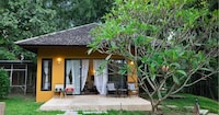 Palette Luxe Elephant Camp Maerim
