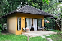 Palette Luxe Elephant Camp Maerim