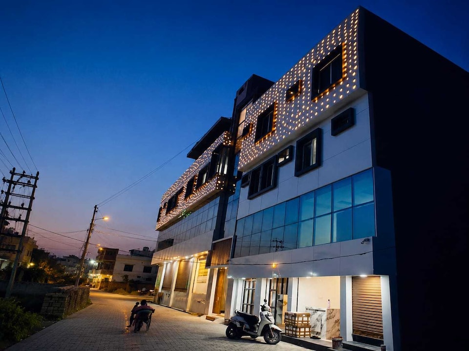 SPOT ON BHAVYA INN, Puranpur, Puranpur