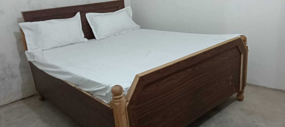 SPOT ON Red Diamond Hotel And Restaurant , Mumfordganj Allahabad, Prayagraj