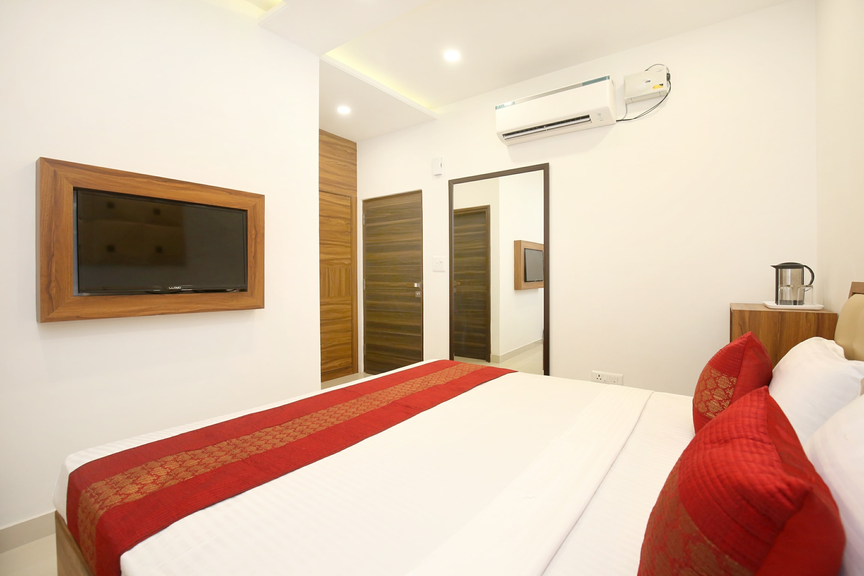 Oyo 14392 Hotel Pearl Wood Zirakpur Farehawker Oyo 14392 Hotel Pearl Wood