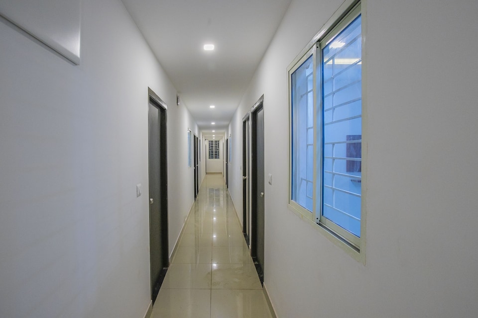 Hotel O Varcity Phi Premium Pavilion ,Above HDFC Bank ,Near Anjaneya Temple Madiwala, Hosur Main r, BTM Madiwala Bangalore-II, Bangalore