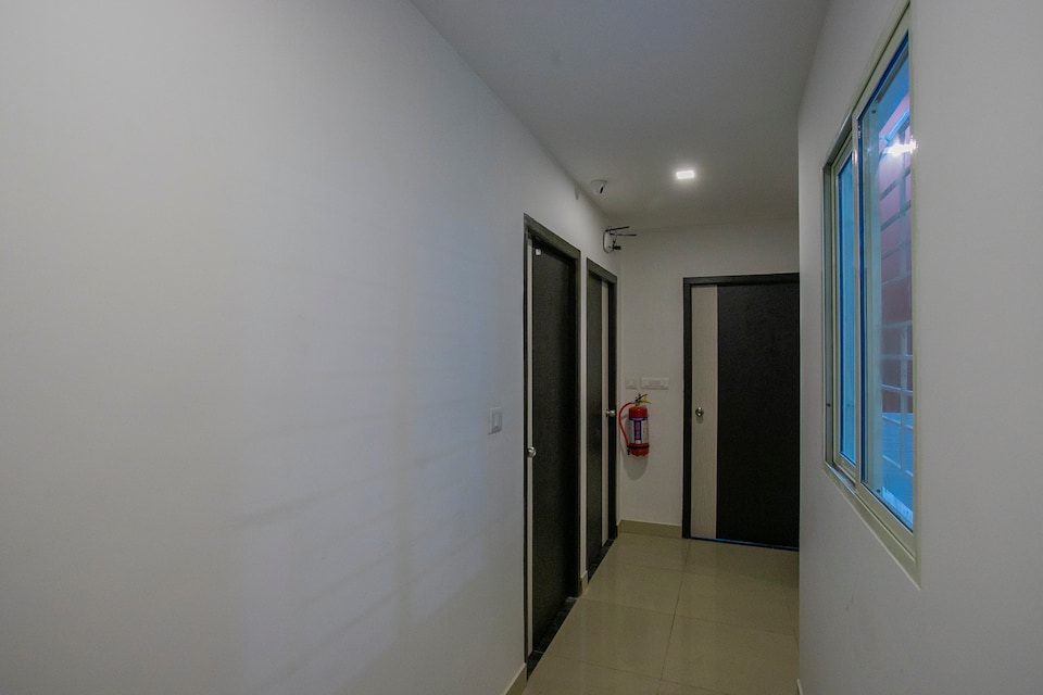 Hotel O Varcity Phi Premium Pavilion ,Above HDFC Bank ,Near Anjaneya Temple Madiwala, Hosur Main r, BTM Madiwala Bangalore-II, Bangalore