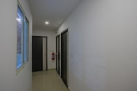 Hotel O Varcity Phi Premium Pavilion ,Above HDFC Bank ,Near Anjaneya Temple Madiwala, Hosur Main r