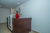 Hotel O Varcity Phi Premium Pavilion ,Above HDFC Bank ,Near Anjaneya Temple Madiwala, Hosur Main r