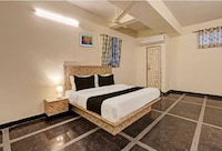 Hotel O GK Grand