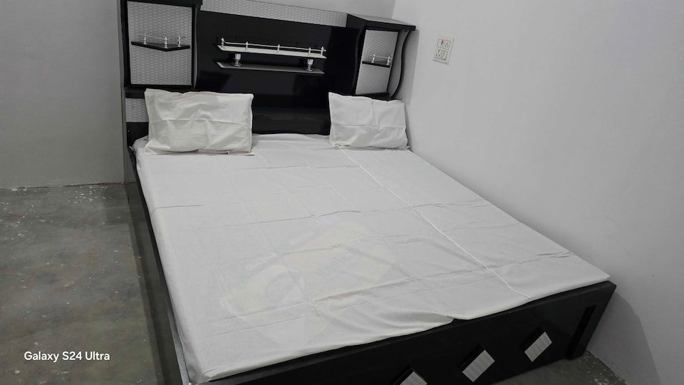 Hotel O Hotel Suraj, Mumfordganj Allahabad, Prayagraj