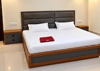 SPOT ON RS RETREAT HOTEL